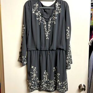WHBM Gray & Silver embroidered chiffon feel long sleeve lined dress Sz 12